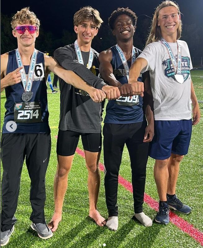  Parker Vitoritt, Jacob Mattson, Von Moss, and Dylan Sabol with their state medals.